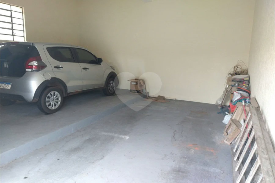 Oportunidade Imperdível na Vila Madalena: Sobrado Aconchegante com Quintal e 2 Vagas de Garagem!