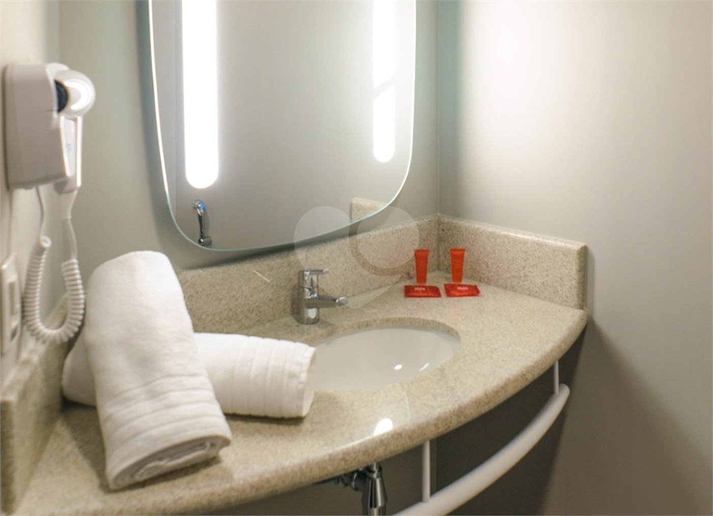 Ótima oportunidade para investimento em Flat no Hotel Ibis em Itatiba.