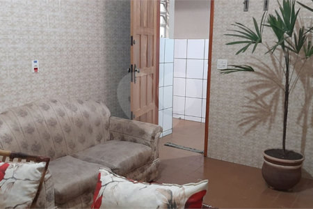 Casa espaçosa com 3 quartos e suíte em excelente bairro residencial!