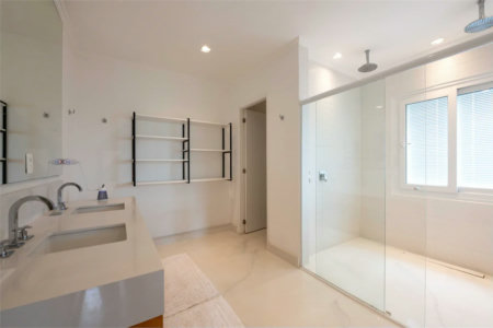 Casa à venda com 6 quartos, sendo 4 suítes,  em Morumbi, São Paulo, SP