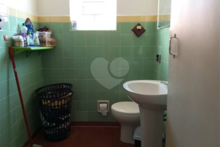 Terreno á venda com 2 casas na Vila Rosália, Guarulhos, SP.