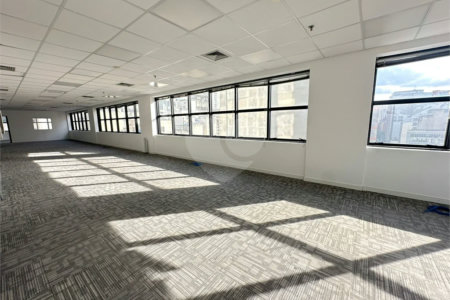 Conjunto comercial à Venda ou Locação na República com 376,56 m² de área útil 10 vagas