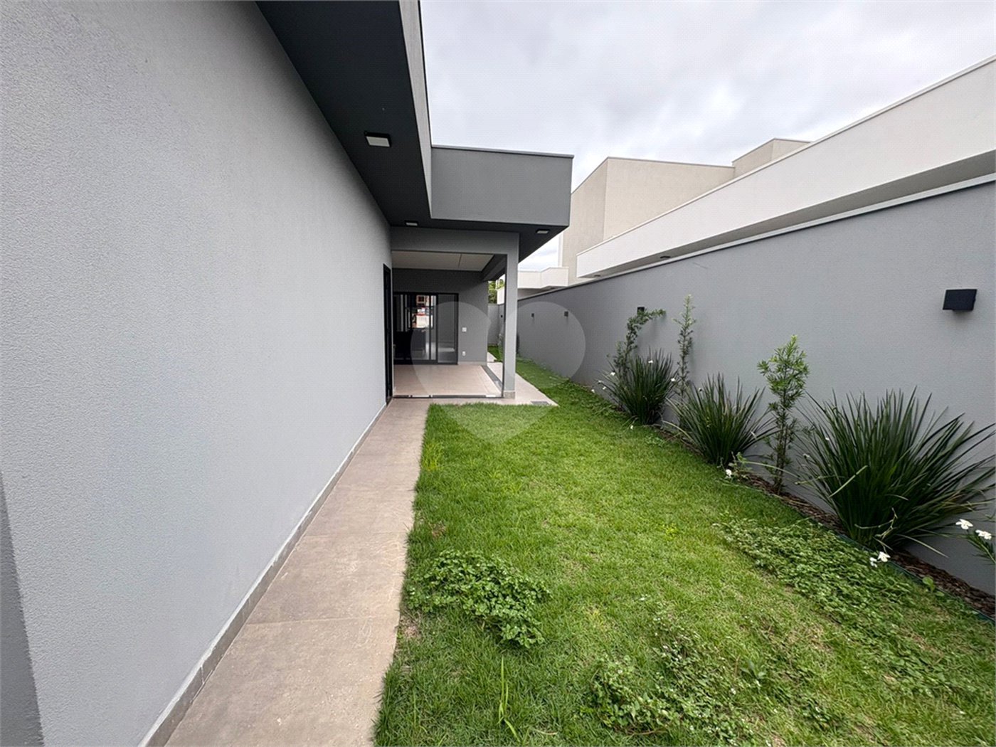 Casa á venda no condomínio Damha IV