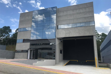 Galpão industrial com renda à venda em Cotia