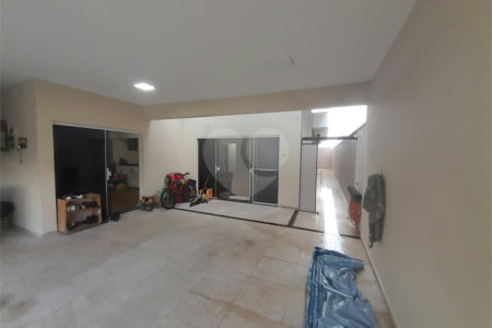 Casa Térrea à Venda no Condomínio Quebec – São Carlos/SP