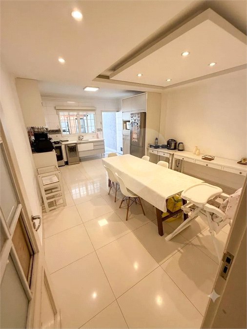 Casa à venda com 4 quartos em Vila Fiat Lux, São Paulo