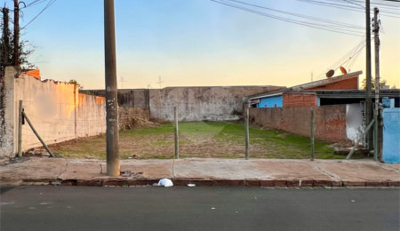 Terreno à venda em Vila Brasília, São Carlos, SP