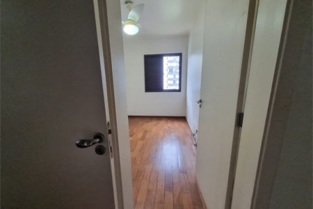 Apartamento à venda com 3 quartos, sendo 1 suíte, em Jardim Londrina, São Paulo, SP