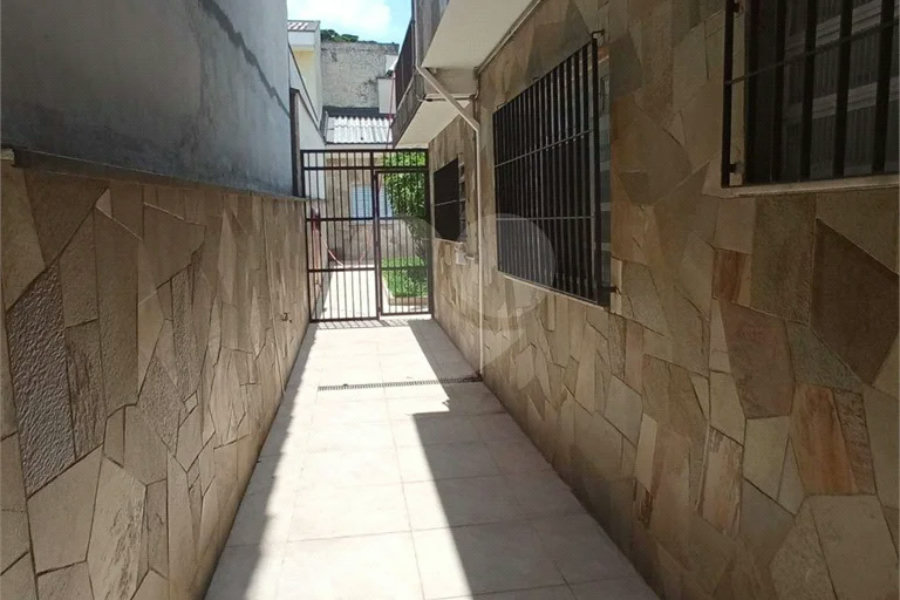 Casa à venda com 3 quartos, sendo 1 suíte,  em Bosque da Saúde, São Paulo, SP