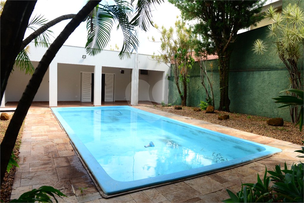 Casa térrea em Araraquara/SP.