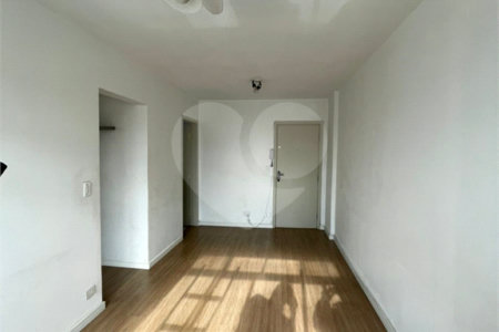 Apartamento à venda com 1 quarto em Cambuci, São Paulo, SP