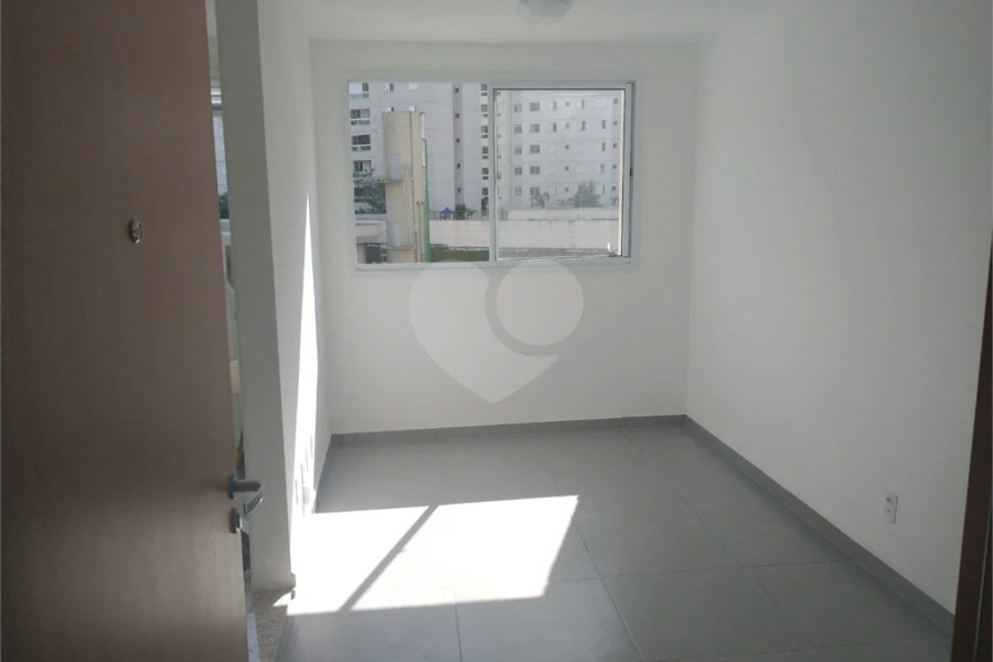 APARTAMENTO COM DOIS DORMITÓRIOS E UMA VAGA NA RAIMUNDO PEREIRA DE MAGALHÃES.