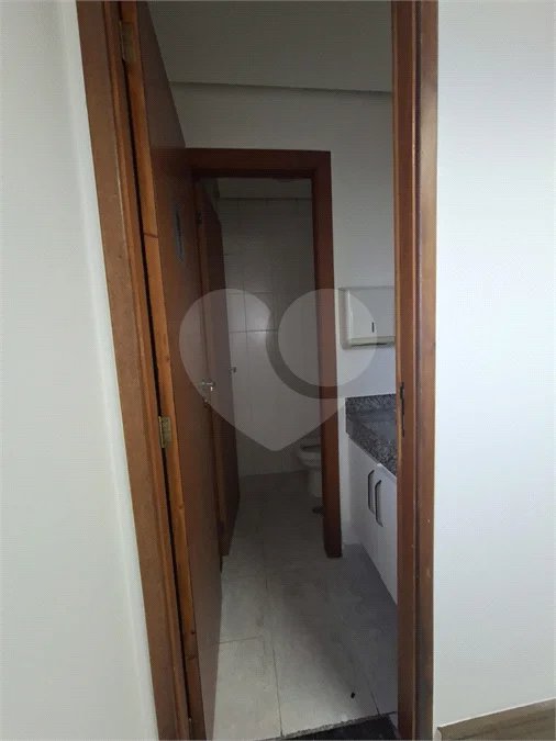 SALA COMERCIAL DE 90 M² COM 12 BAIAS, SALA DE REUNIÃO, AR-CONDICIONADO CENTRAL E 2 VAGAS!
