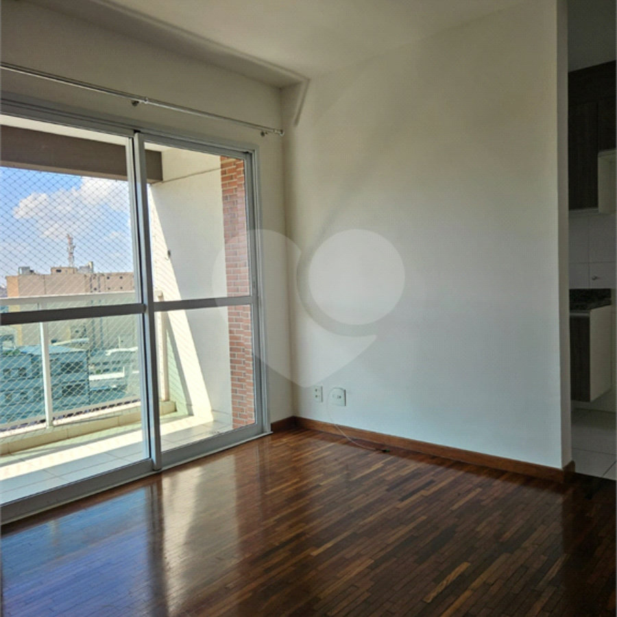 Apartamento à venda no bairro Santa Cecília.
