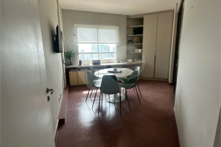 Sala comercial para venda ou locação na Avenida Paulista. 68m2