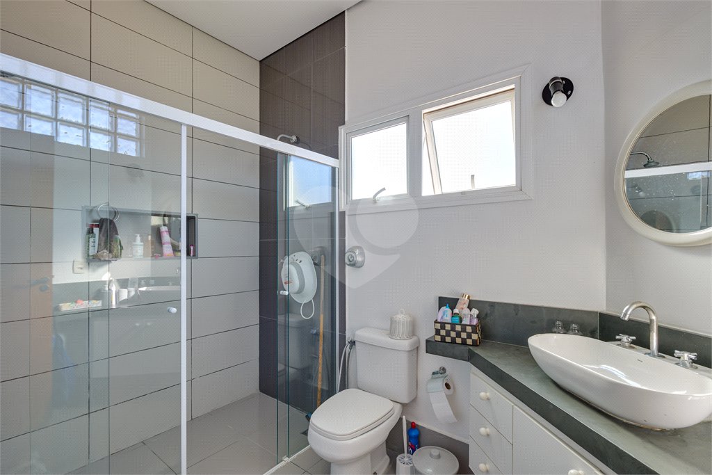 Casa à venda com 5 quartos, sendo 3 suítes, no condomínio Triplex, São Paulo - SP