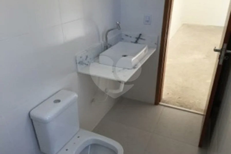 Sobrado novo nunca habitado.
