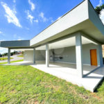 Terrenos a partir 300 metros em condomínio fechado e pronto para construir, aceita financiamento