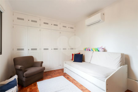 Apartamento à venda com 4 quartos, sendo 3 suítes, em Campo Belo, São Paulo, SP