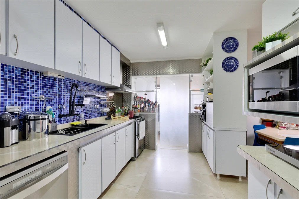 Apartamento à venda com 3 quartos, sendo 1 suíte, em Jardim Marajoara, São Paulo, SP