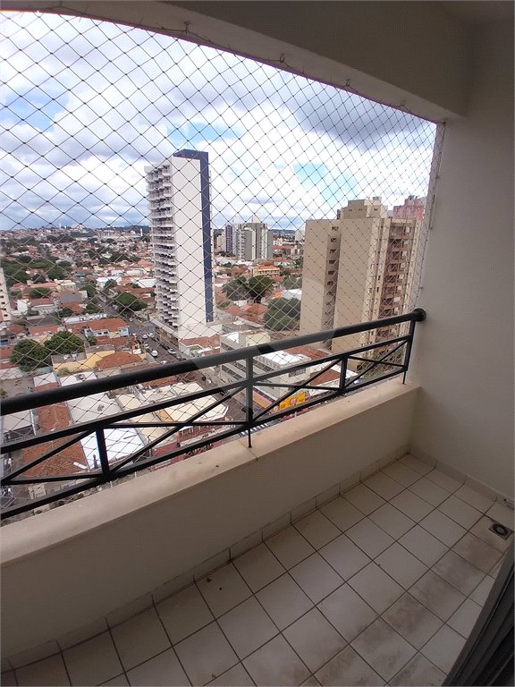 Apartamento com 3 dormitórios sendo 1 suíte.