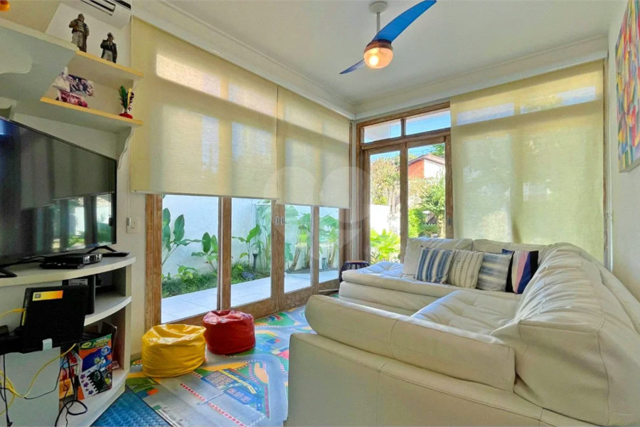 Casa à venda com 4 quartos, sendo 3 suítes,  em Riviera de São Lourenço, Bertioga, SP