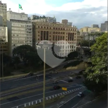 Studio / Kitnet No Centro em Frente ao Metrô