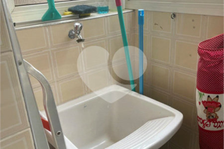 á venda Excelente Apto Mobiliado na Barra Funda - 1 Quarto e Sacada - Aceita Permuta