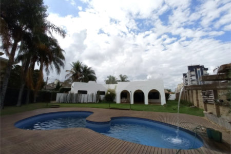 Casa térrea no Condomínio Faber I.
