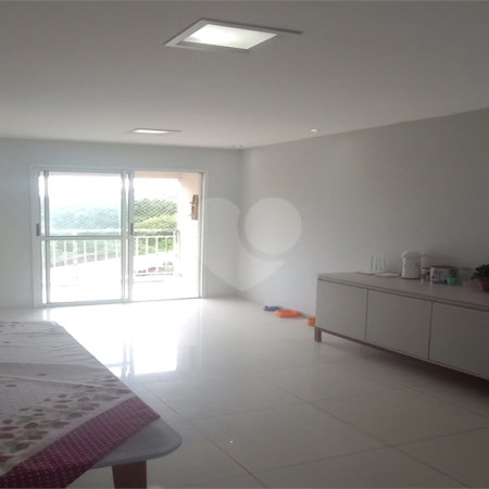 Apartamento à Venda – Condomínio Vila Verde Sabará 3 dormitórios 1 suíte.