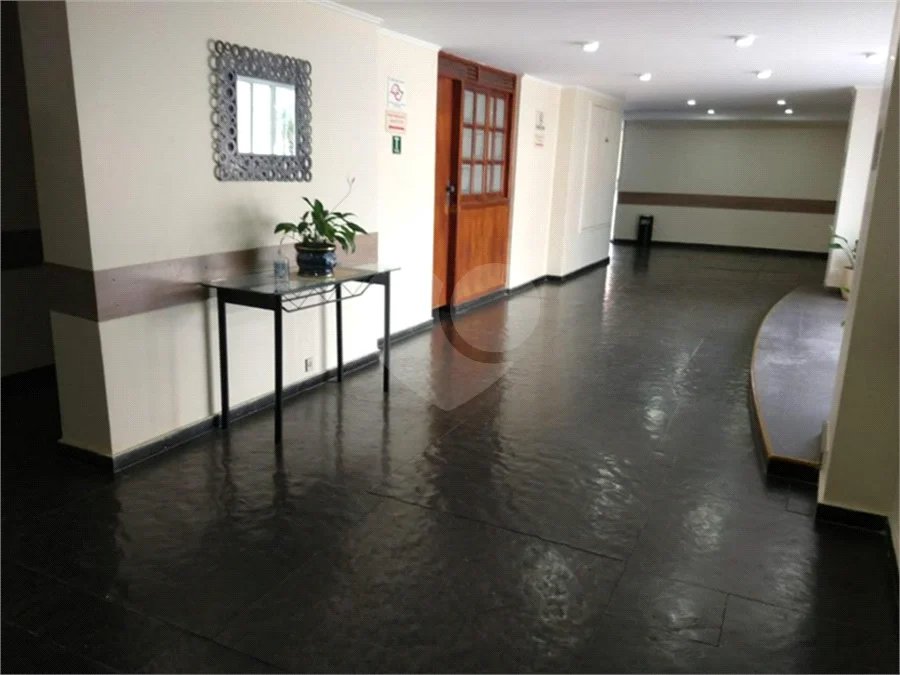 Apartamento em Santana com Sacada e Vaga de Garagem, a 650 m do Metrô