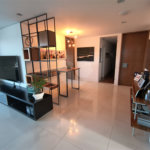 Este amplo apartamento de 290 m², completamente reformado, reúne sofisticação,