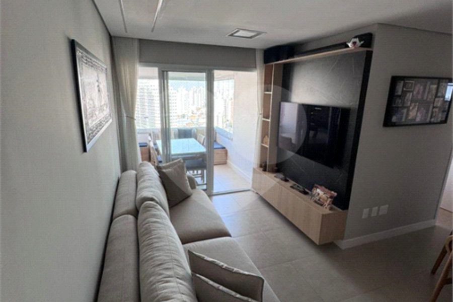 Apartamento á venda de 81m2 no Ipiranga com 2 dorms, 2 suítes, 3 banheiros, 2 vagas. Estuda permuta.