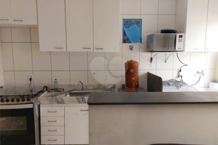 Apartamento no Condomínio Mont Vernon .