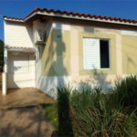 Linda casa no Condomínio Moradas 3