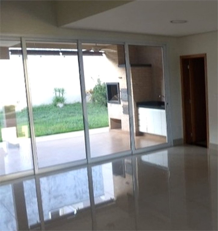 Casa térrea no Condomínio Residencial San Marco- Ilha Liesina.