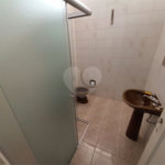 Casa Térrea com 3 dormitórios, sendo 1 suíte.