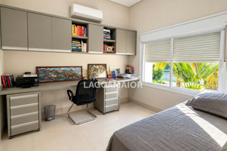 Casa à venda com 4 quartos, sendo 3 suítes, no condomínio Portal das Àguas, Três Lagoas - MS