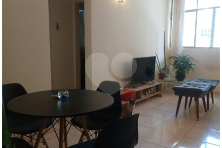Apartamento mobiliado com 49 m² de área útil, 1 quarto, à venda na Bela Vista