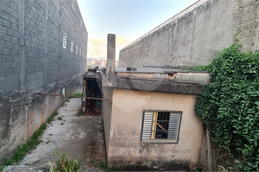 Terreno à Venda – Localização Privilegiada e Potencial para Construção de Galpão na Rua Fazenda Monte Alegre- Jaraguá, São Paulo