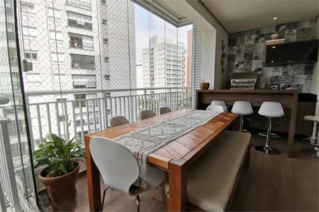 Apartamento à venda com 3 quartos, sendo 1 suíte, em Morumbi, São Paulo, SP
