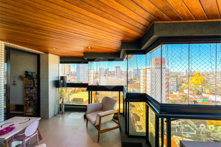 Apartamento à Venda no Centro de São Carlos - com 3 Suítes.