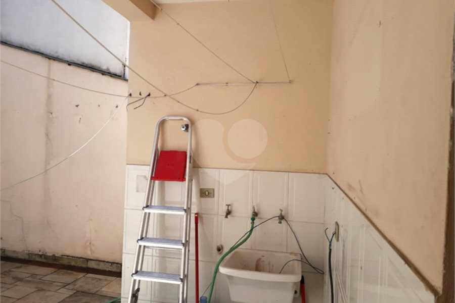 Sobrado com 3 Quartos e 3 banheiros à Venda, 180 m² por R$ 680.000