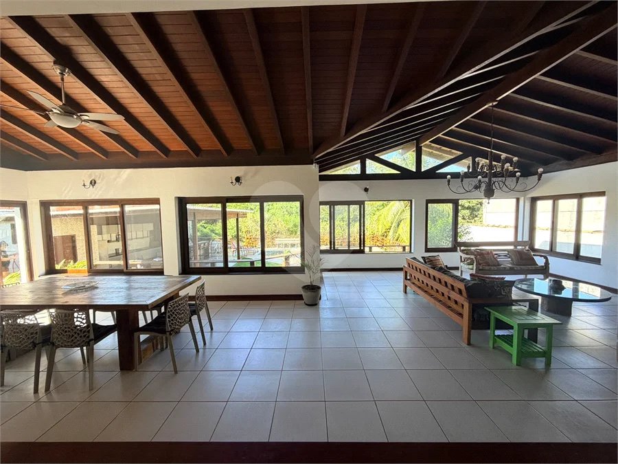 Casa à venda com 4 suítes em Ferradura, Armação dos Búzios, RJ