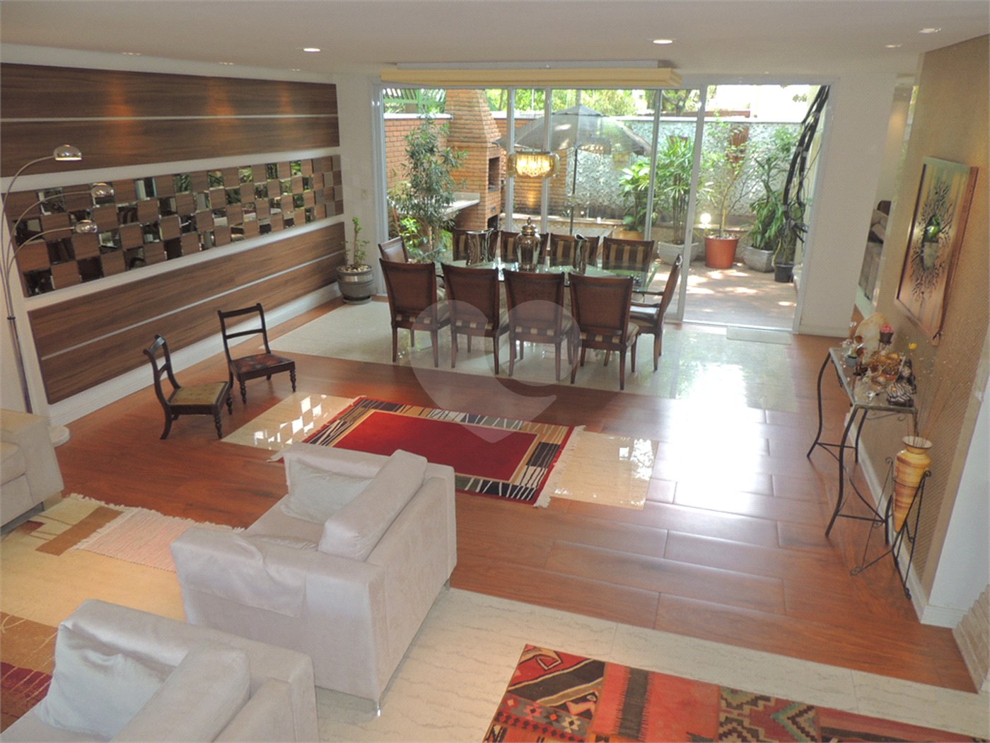 Casa à venda com 4 suítes no condomínio Ville de France, São Paulo - SP