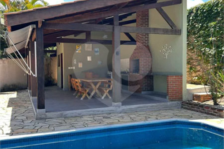 Casa para Venda ou Locação com opção de estar mobiliado no Condomínio Recanto Florido – Vinhedo/SP
