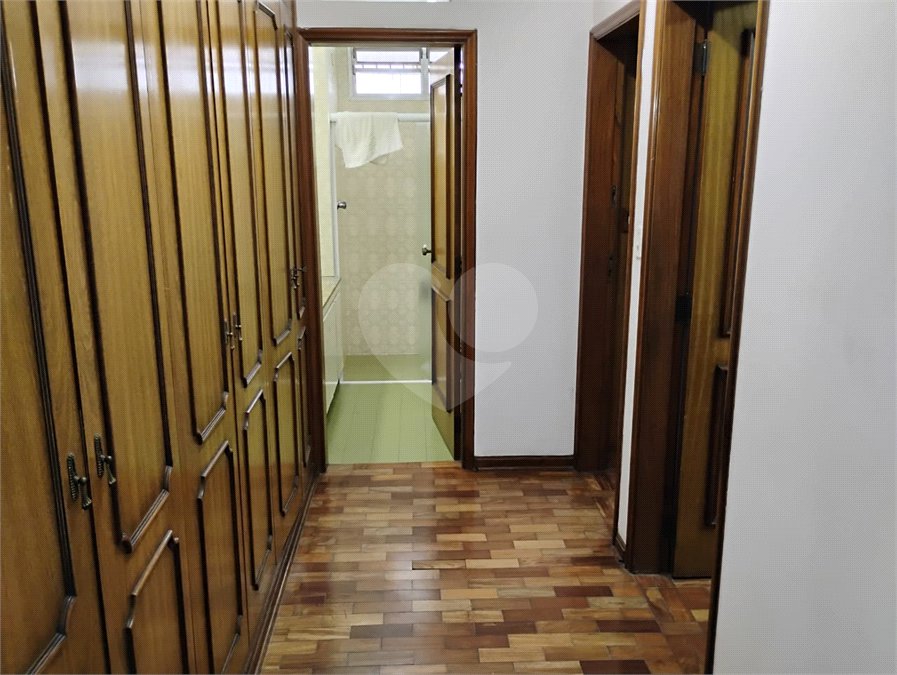 Espaçosa casa à venda na Vila Mascote