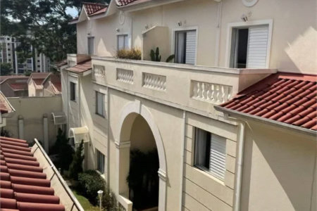 Casa à venda com 3 quartos, sendo 1 suíte, no condomínio Villas de São Francisco, São Paulo - SP