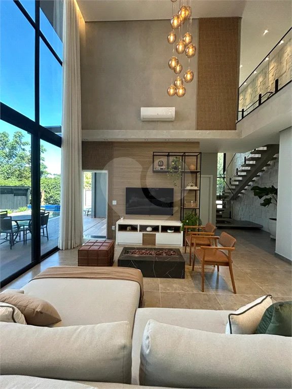 Belíssima Casa à venda com 453m², 4 suítes e 5 vagas de garagem em Atibaia!!!!