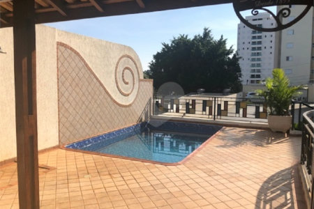 Apartamento no Condomínio Residencial Piet Mondrian.